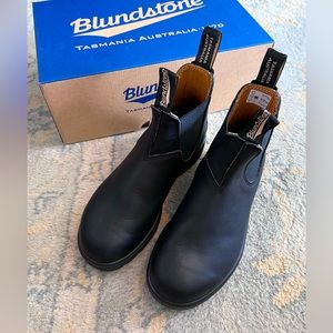 Blundstone Chelsea boots.